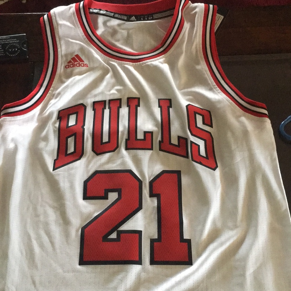 Stitched Chicago Bulls Jimmy Butler jersey